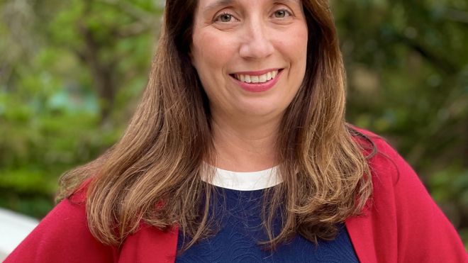 Amelia Lyons Headshot