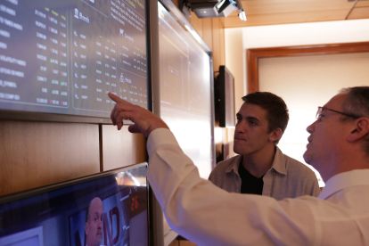 Wehle School of Business Faculty - Student